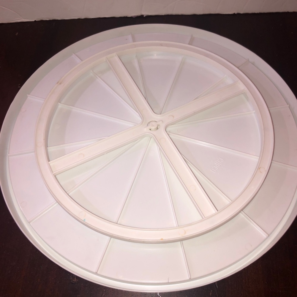 Cake Decorating Turn Table. - Picture 2 of 4
